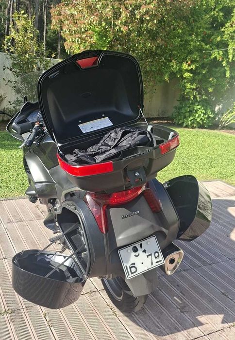 Honda Deauville NT 700 VA / 2009 / 46000 km - Excelente estado