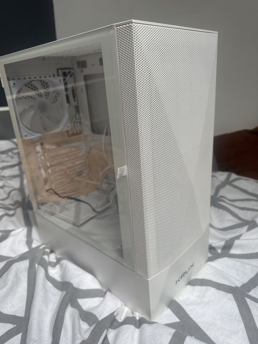 Obudowa Krux Vako RGB Biały