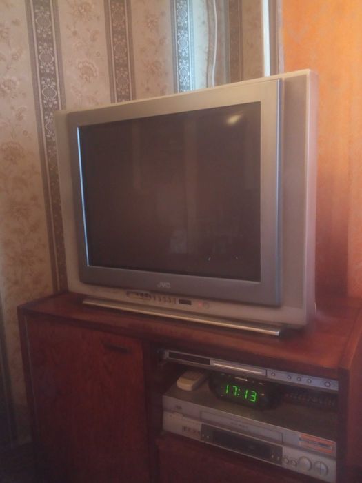 Продам телевизор JVC
800 грн.