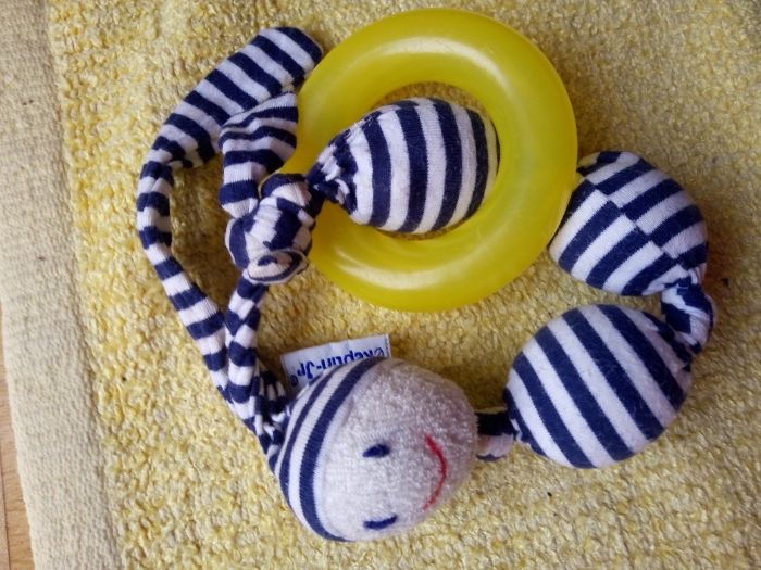 Brinquedos para bebé com guizos