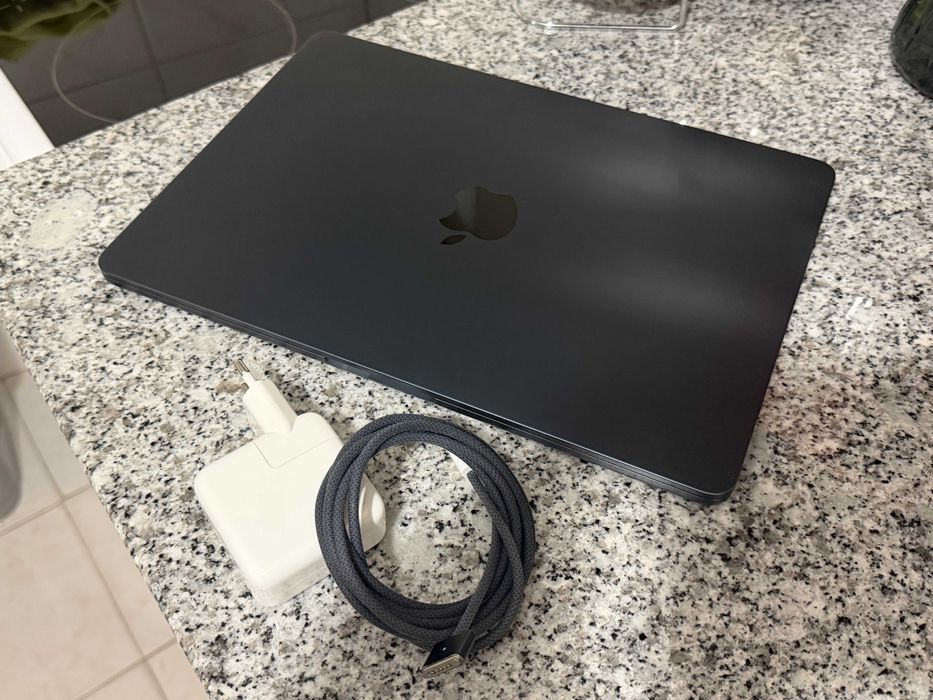 Macbook Air 13" (Azul / 8GB / 256GB) - Muito Estimado!
