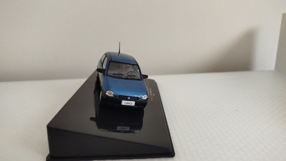 Miniatura Opel Corsa B 1/43 Nova
