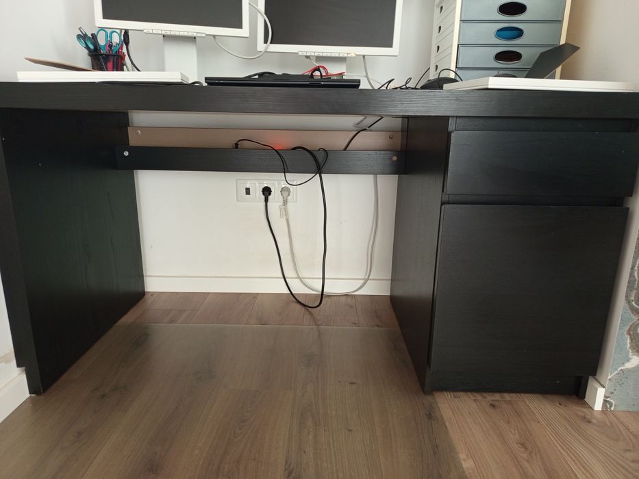 Secretaria como nova