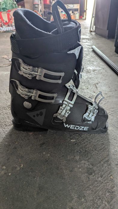 Botas de ski usadas uma vez