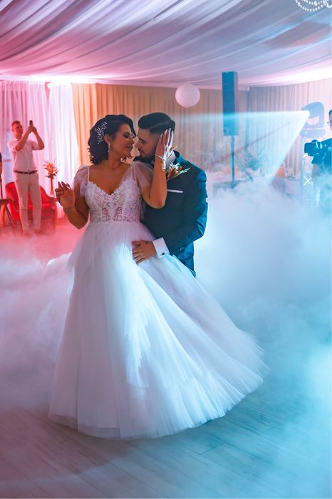 Przepiękna suknia ślubna