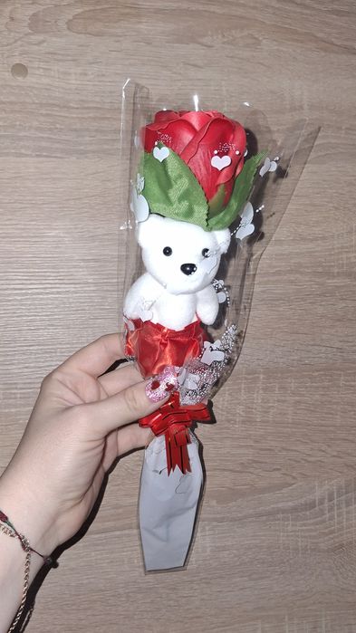 Продам троянду з ведмедиком