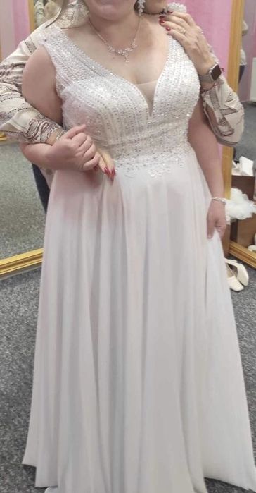 Suknia ślubna z cekinami