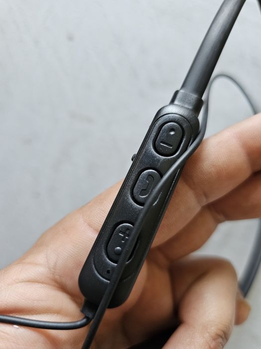 Fone de ouvido Bluetooth - novo