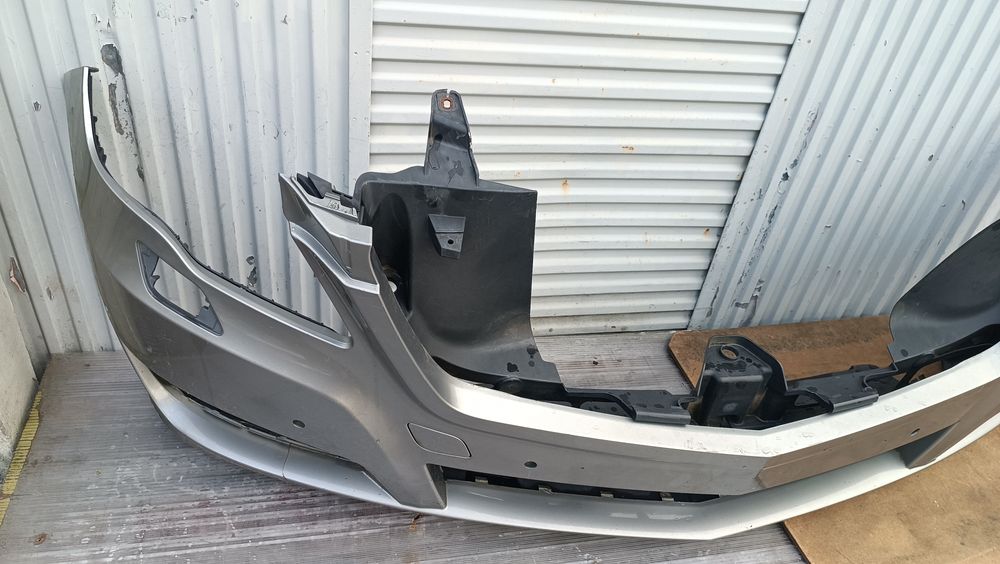 Vendo parachoque de frente Mercedes Benz classe R W251 ano 2017