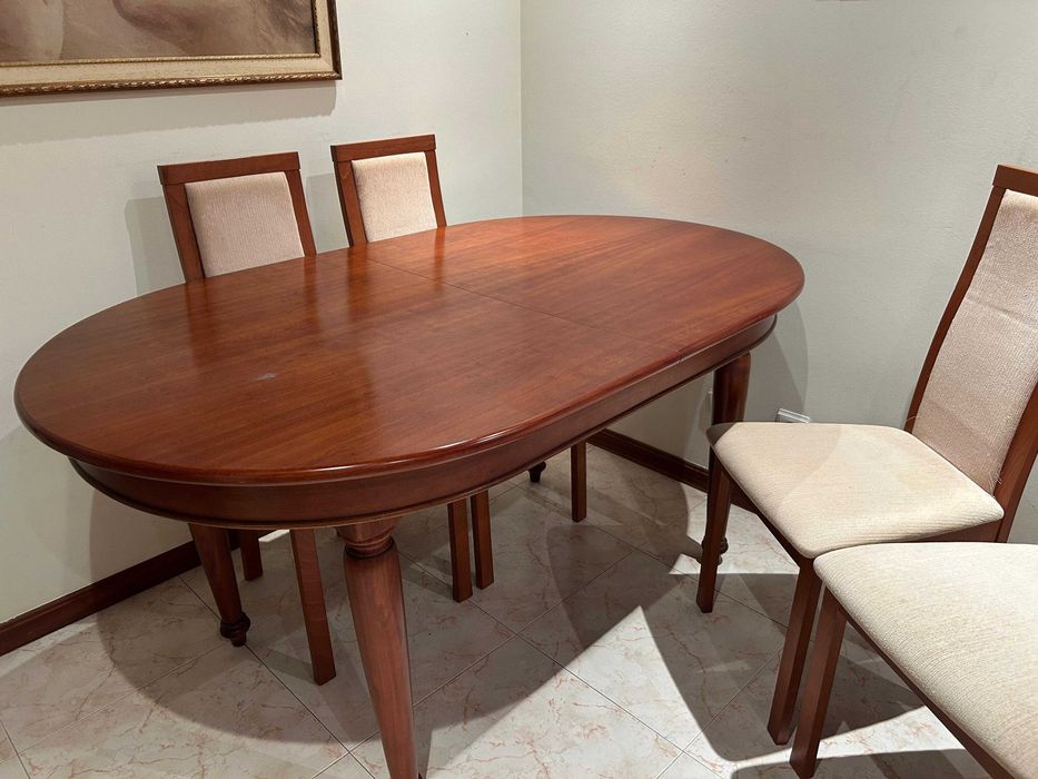 Mesa em cerejeira maciça e 4 cadeiras