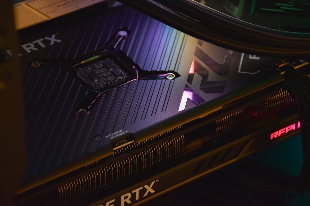 Asus Rog Strix Gaming / Geforce RTX 4070 ti / 12GB