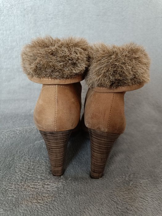 Lasocki buty z futerkiem, na obcasie, botki