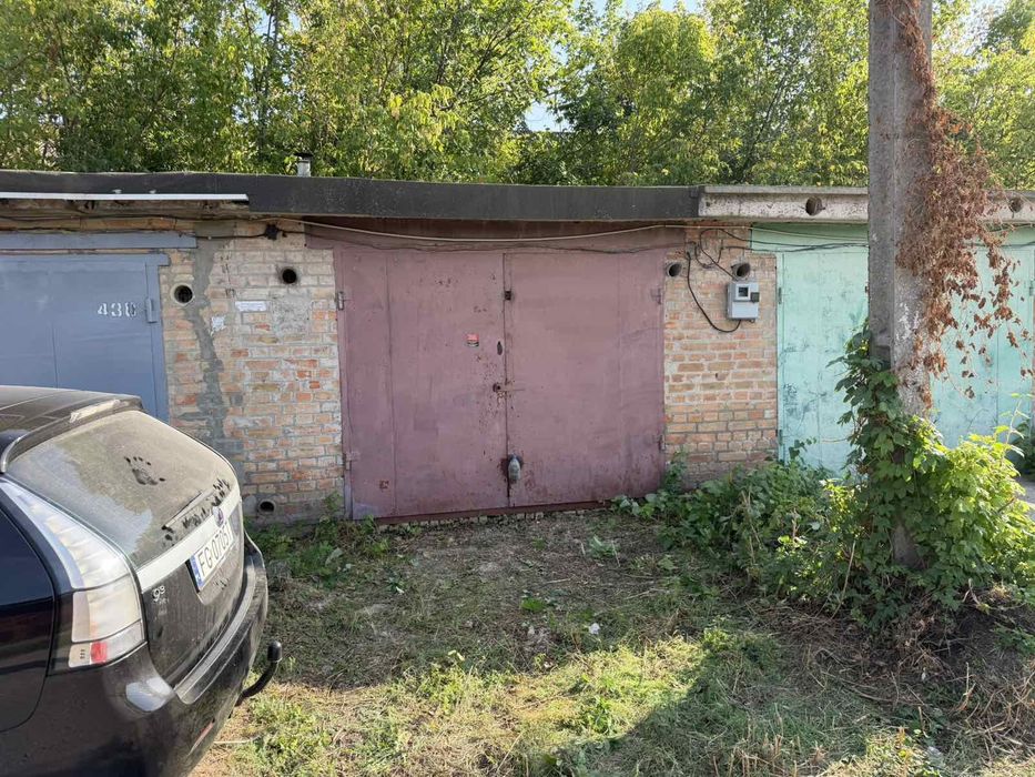 гараж. В кропивнитском
