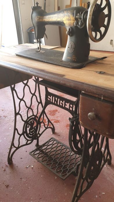Maquina Singer antiga