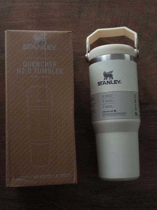 Kubek termiczny 0.9L STANLEY  utrzymuje zimno 2 dni a gorąco 7h