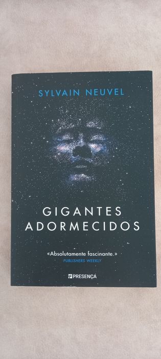 Gigantes Adormecidos - Sylvain Neuvel (NOVO)