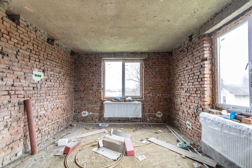 Продається цегляний будинок загальною площею 205 м² у селі Черніїв.