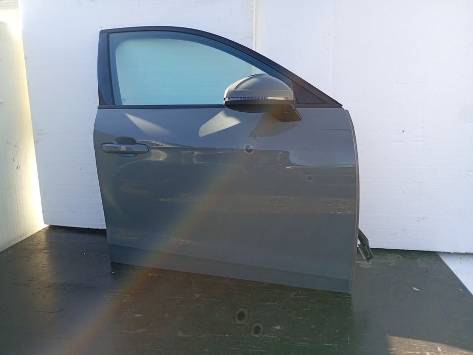 Audi A4 b9  drzwi maska zderzak  lx7b