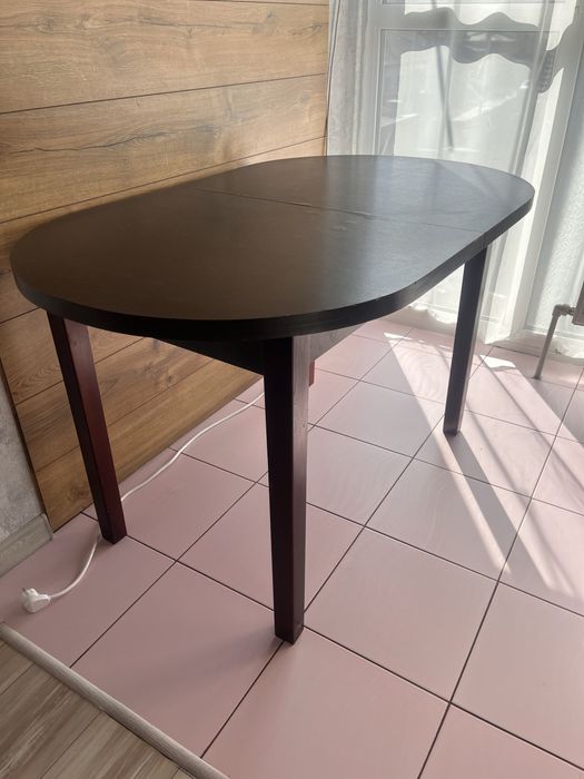 Продаж кухонного стола та 4 стільці