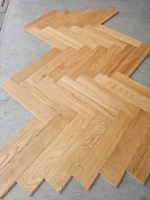Jodełka dębowa 11x70x350, 4faza, szczotka, lakier (204 m2)