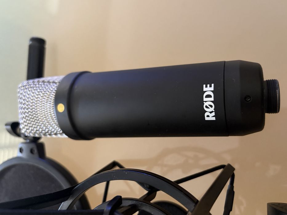 RØDE NT1 4th Gen + Aranha + Pop Filter