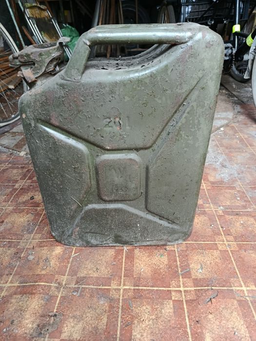 Kanister stary  wojskowy 20 l
