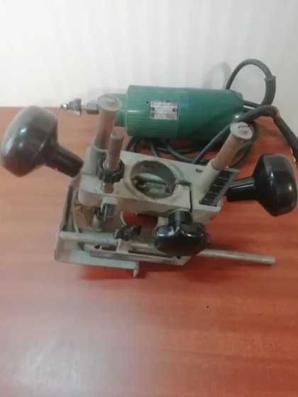 Fresadora de Superfície Bosch POF50