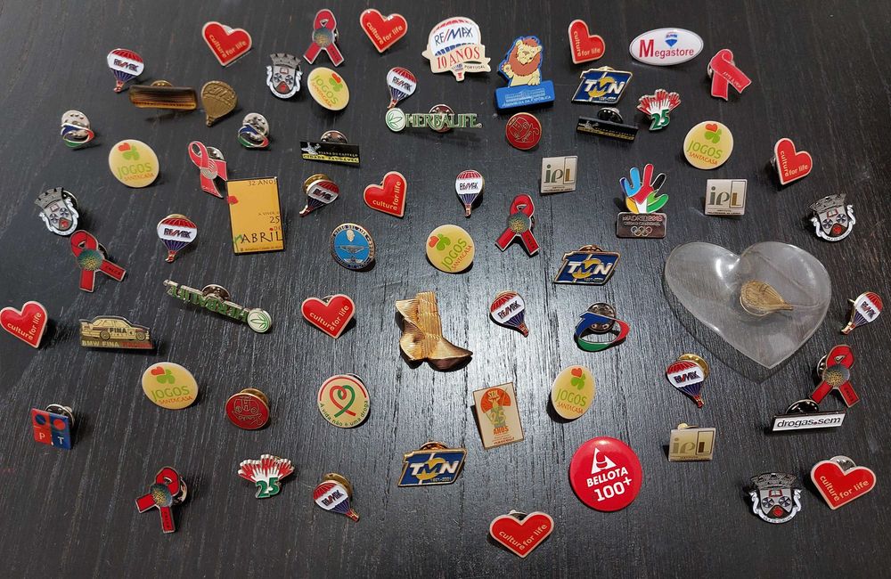 Vários Pins diversos