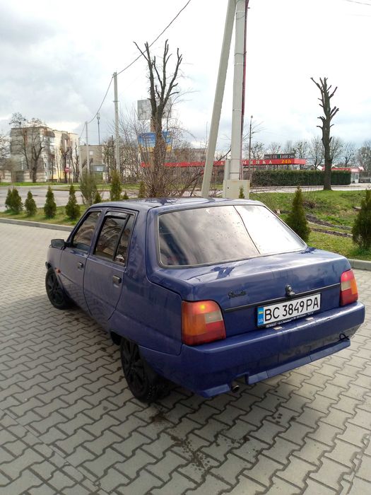 Славута на ходу 2003.1.2л.карбюраторна.Сів і поїхав.