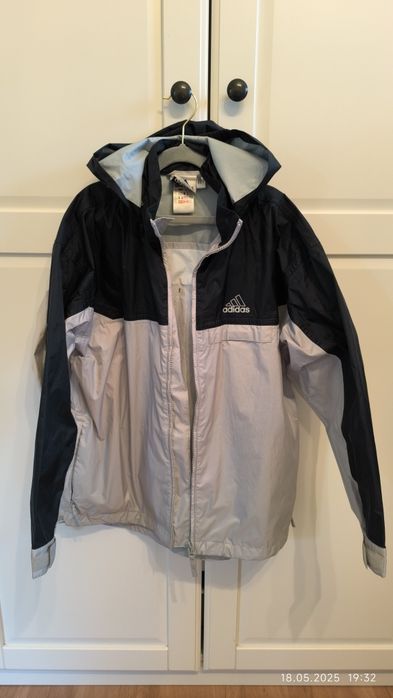 Sprzedam kurtkę przeciwdeszczową adidas 152 cm