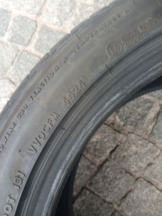 2 pneus 235 45 r18 tesla T0 Bridgestone