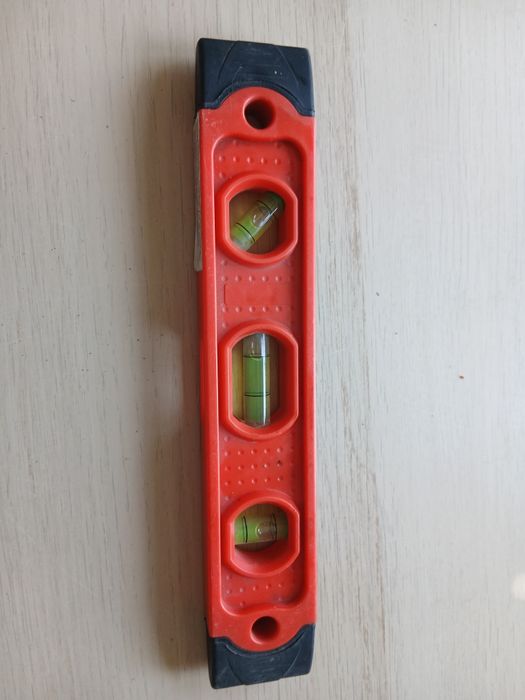 Mała poziomica 23 cm długości