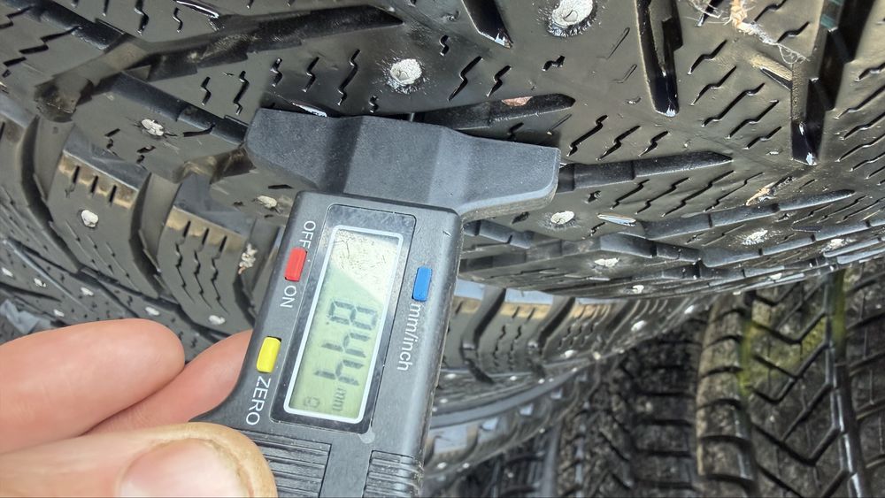 245/50/19  Nokian Hakkapeliitta 10 SUV