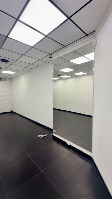 Без% Аренда торговой площади в ТЦ Олимпийский -1 этаж на выходе с метро, 36 м2, подсобка - View 4