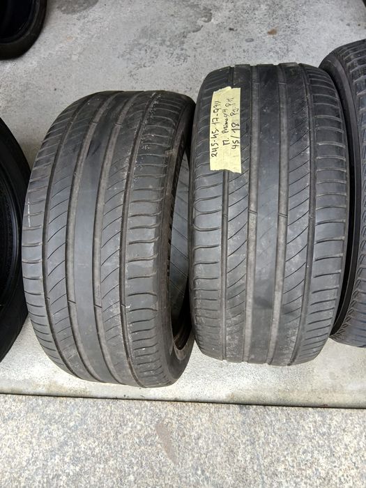 4 Pneus 245/45R17 Michelin e Yokohama