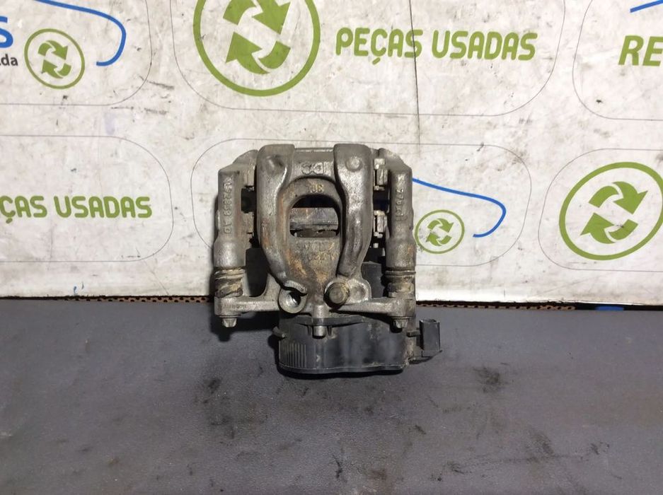 Pinça de travão trás esquerdo Mercedes Class A180 2019