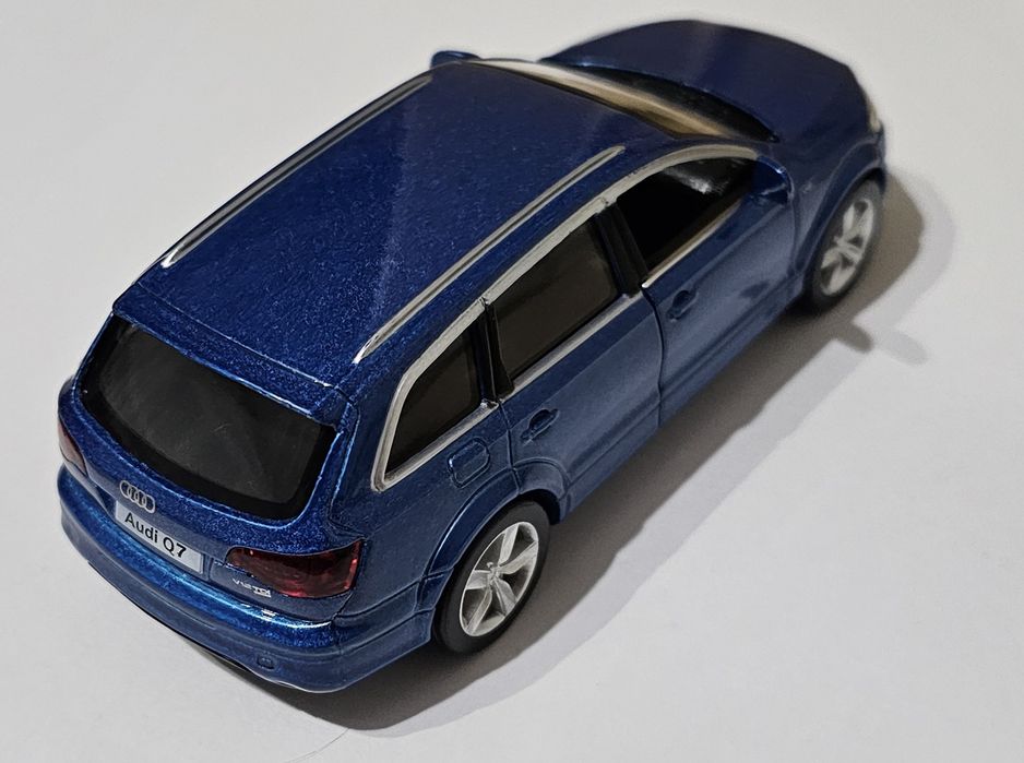 Audi Q7 Model Samochodu Metalowy Otwierane Drzwi Niebieski Kolekcjoner