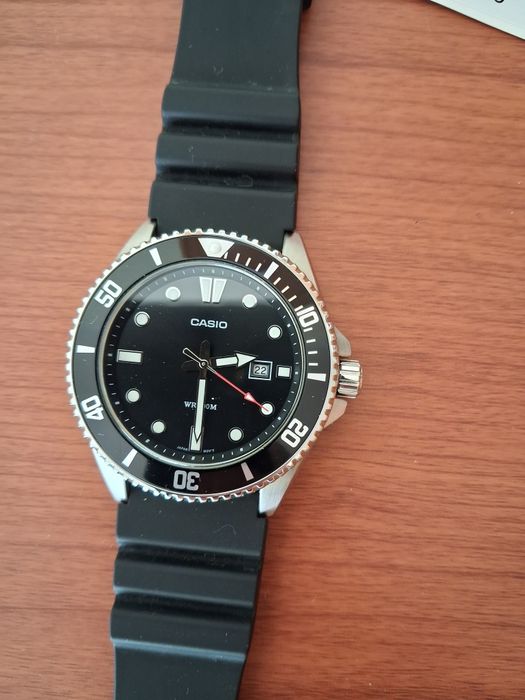 Relógio Casio novo MVD-107-1A1, nunca usado.