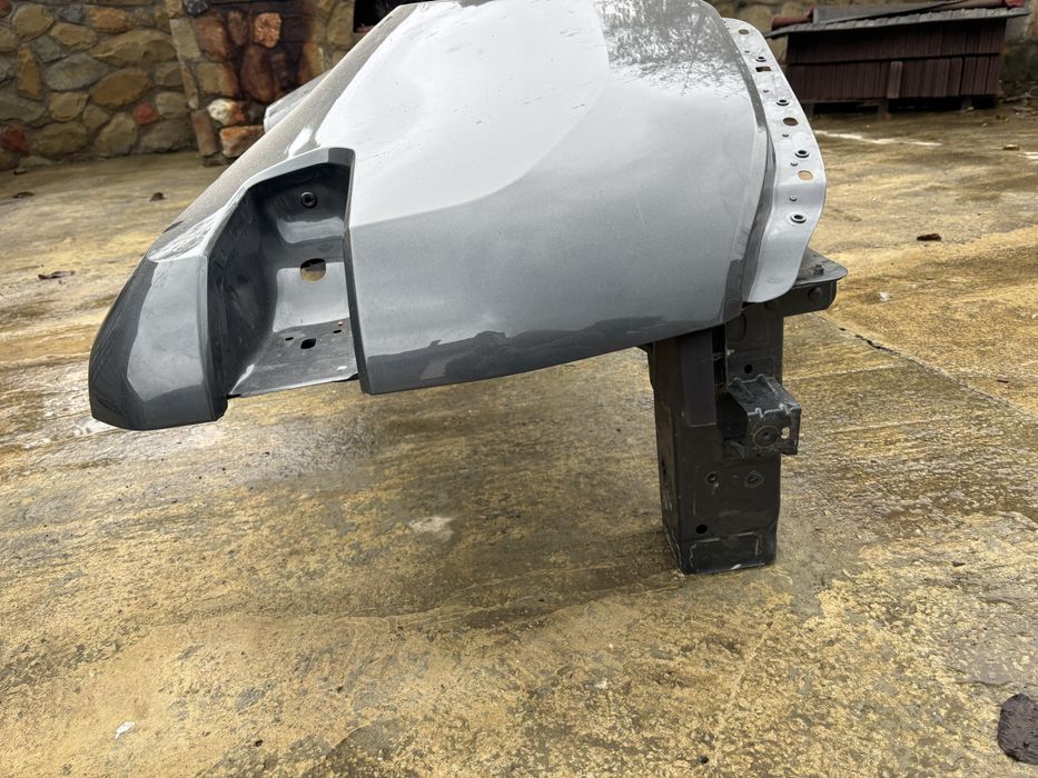 Чверть rivian r1t пікап