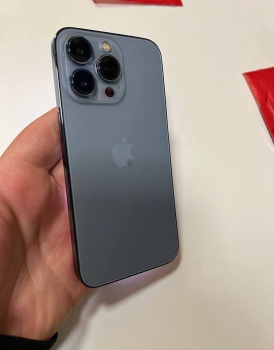 Продам в хороші рукі айфон 13