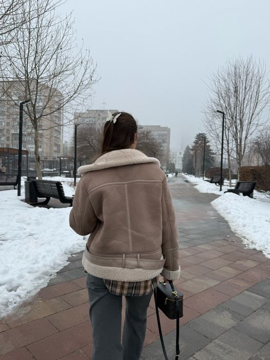 Стильна тепла дублянка Stradivarius, демісезон