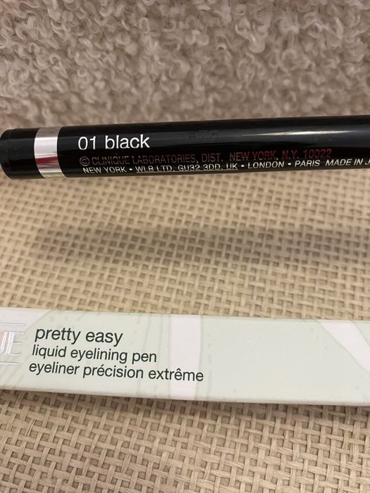 Clinique pretty easy liquid eyeliner pen - 01 black