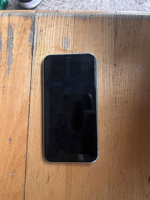 iPhone 11, brand new with no scratches, in perfect condition64297743755905121