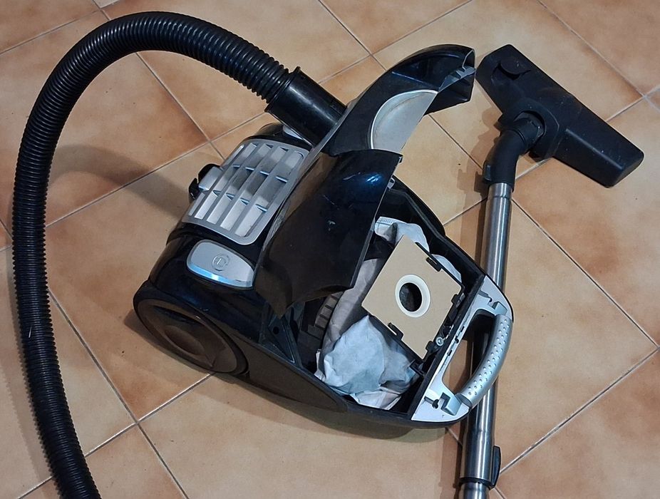 Aspirador Taurus de 2000 Watts