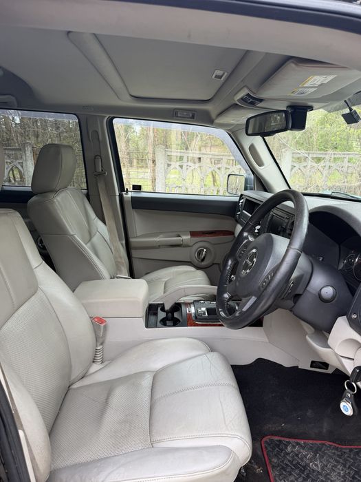 Jeep Commander 3.0 дизель автомат 4*4