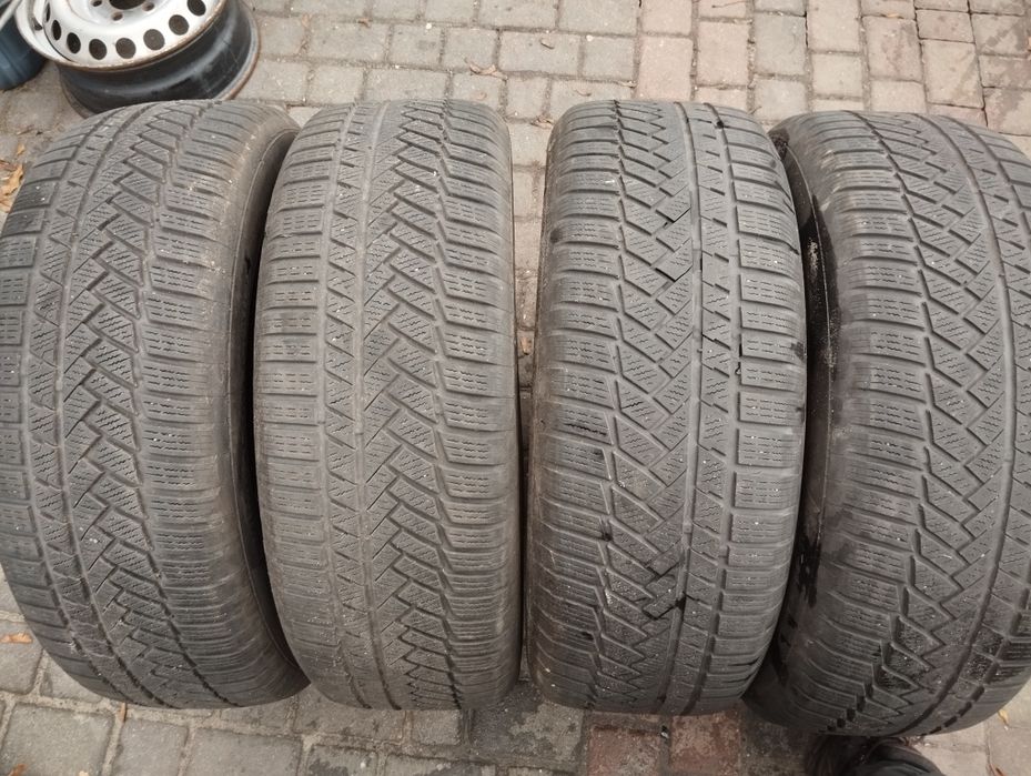 255/60R18 Continental