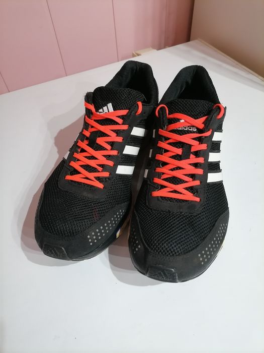 фирменные кроссовки Adidas
