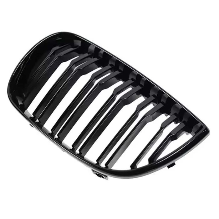 GRELHAS DUPLAS BMW SÉRIE 1 - E81 E87 LOOK M PERFORMANCE