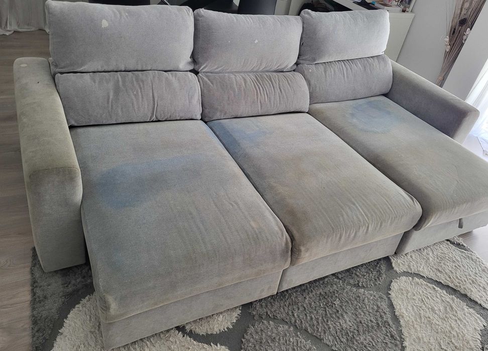 Sofá cama com chaise longue