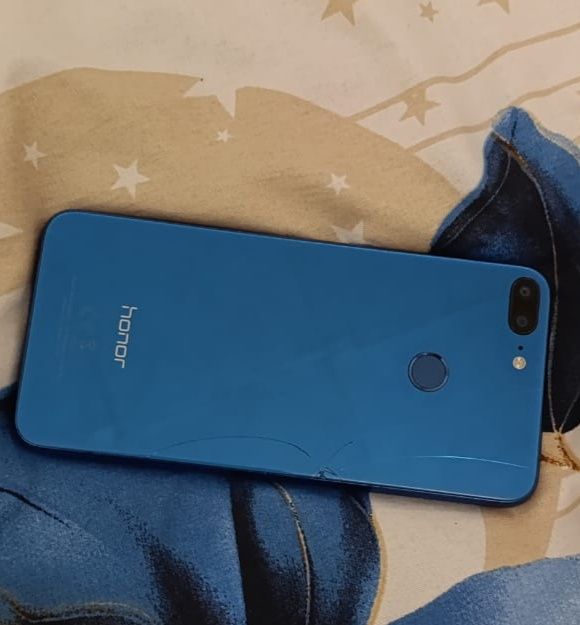 Продам Honor 9 Lite